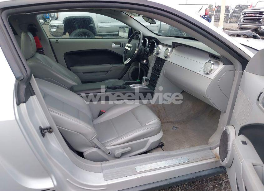 Photo 5 of 2006 Ford Mustang V6 (VIN 1ZVHT80N365131890)