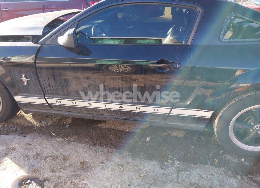 Photo 14 of 2006 Ford Mustang V6 (VIN 1ZVHT80N365160130)