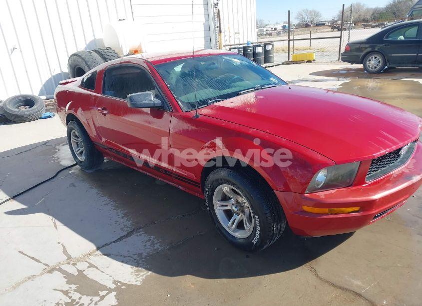 2008 Ford Mustang V6 DELUXE (VIN 1ZVHT80N385130015) main photo