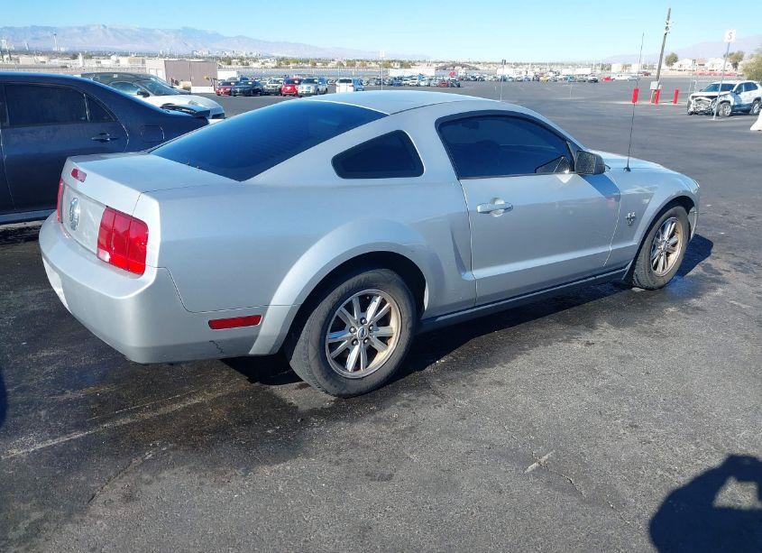 Photo 4 of 2009 Ford Mustang V6/V6 PREMIUM (VIN 1ZVHT80N395139539)