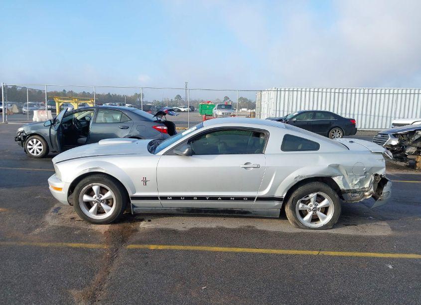 Photo 14 of 2007 Ford Mustang V6 DELUXE/V6 PREMIUM (VIN 1ZVHT80N475250615)