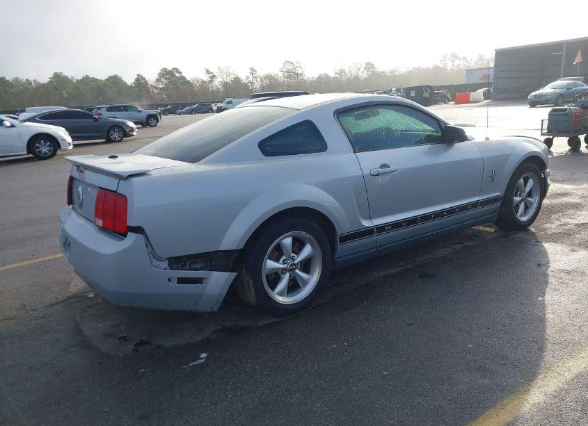 Photo 4 of 2007 Ford Mustang V6 DELUXE/V6 PREMIUM (VIN 1ZVHT80N475250615)