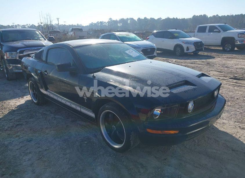 2007 Ford Mustang (VIN 1ZVHT80N475294839) main photo