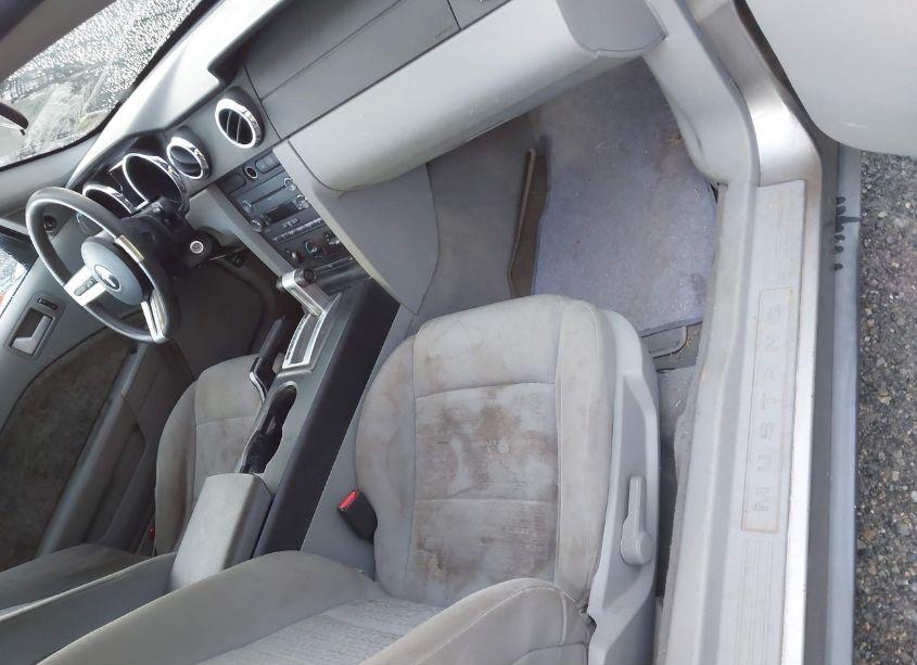 Photo 5 of 2008 Ford Mustang V6 DELUXE/V6 PREMIUM (VIN 1ZVHT80N485200895)