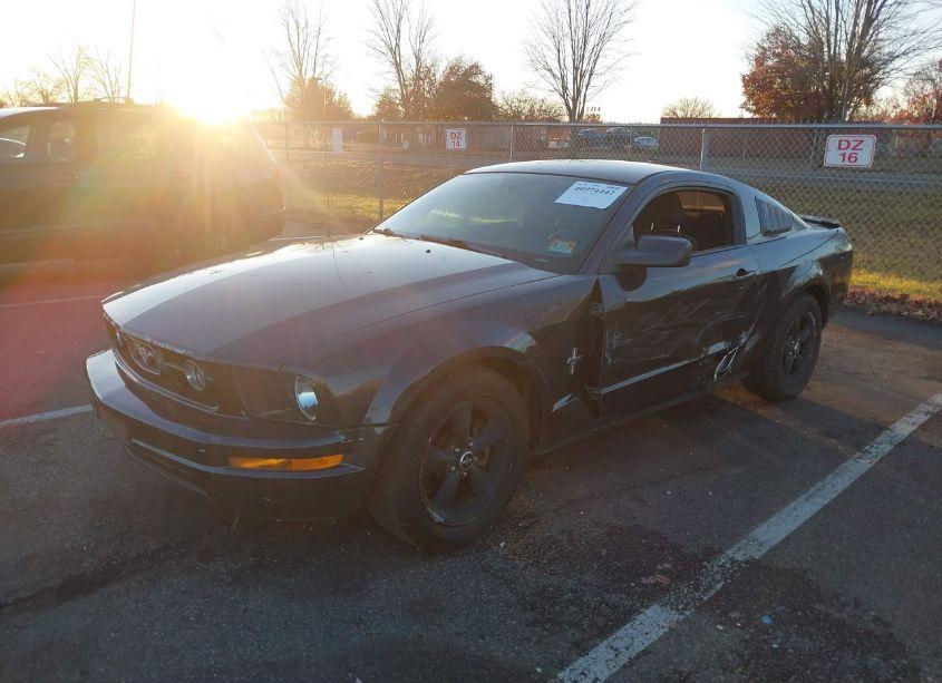 Photo 2 of 2007 Ford Mustang V6 DELUXE/V6 PREMIUM (VIN 1ZVHT80N575221964)