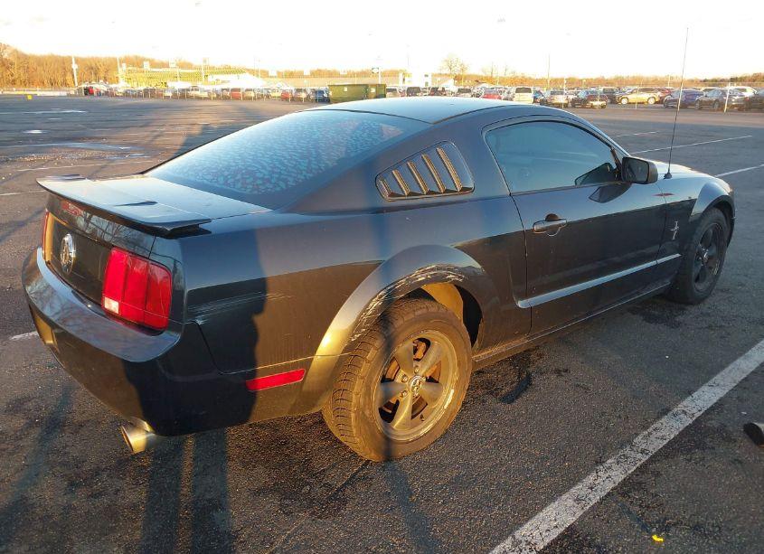 Photo 4 of 2007 Ford Mustang V6 DELUXE/V6 PREMIUM (VIN 1ZVHT80N575221964)