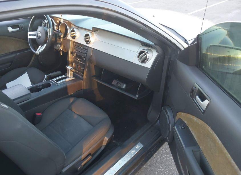 Photo 5 of 2007 Ford Mustang V6 DELUXE/V6 PREMIUM (VIN 1ZVHT80N575221964)