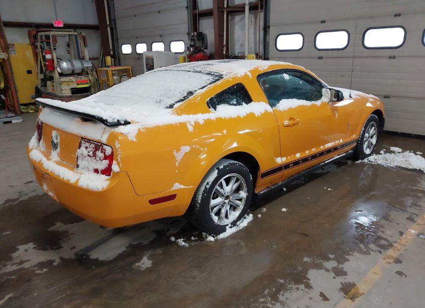 Photo 4 of 2007 Ford Mustang V6 DELUXE/V6 PREMIUM (VIN 1ZVHT80N675252690)