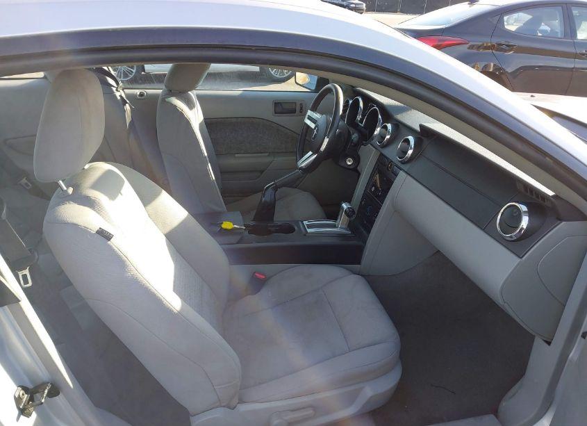 Photo 5 of 2008 Ford Mustang V6 DELUXE (VIN 1ZVHT80N685191200)