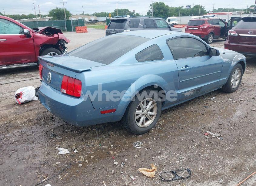 Photo 4 of 2008 Ford Mustang V6 DELUXE/V6 PREMIUM (VIN 1ZVHT80N885130396)