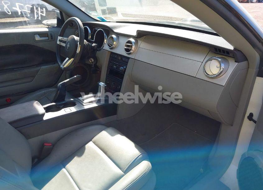 Photo 5 of 2009 Ford Mustang V6/V6 PREMIUM (VIN 1ZVHT80N895111445)