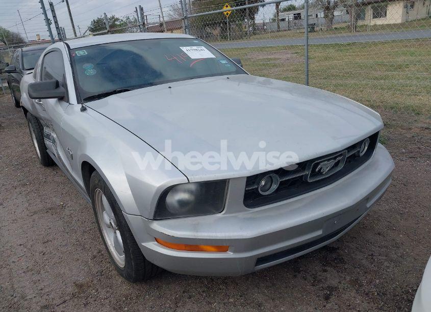 2009 Ford Mustang V6/V6 PREMIUM (VIN 1ZVHT80N995101409) main photo