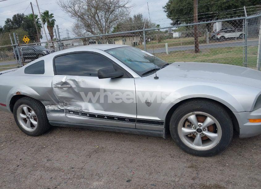 Photo 13 of 2009 Ford Mustang V6/V6 PREMIUM (VIN 1ZVHT80N995101409)