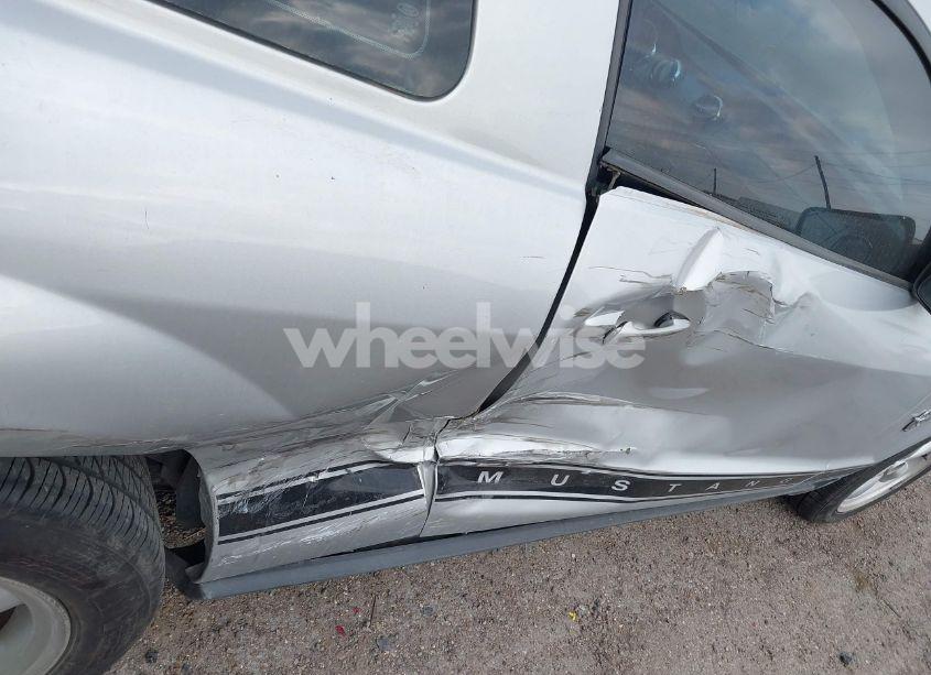 Photo 6 of 2009 Ford Mustang V6/V6 PREMIUM (VIN 1ZVHT80N995101409)