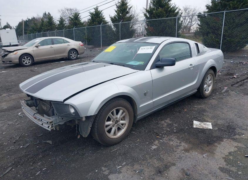 Photo 2 of 2009 Ford Mustang V6/V6 PREMIUM (VIN 1ZVHT80N995132272)