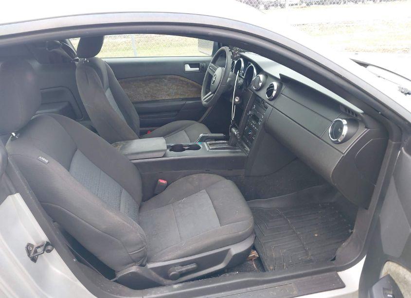 Photo 5 of 2009 Ford Mustang V6/V6 PREMIUM (VIN 1ZVHT80N995132272)