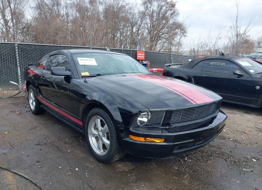 2009 Ford Mustang V6/V6 PREMIUM (VIN 1ZVHT80N995139769) main photo