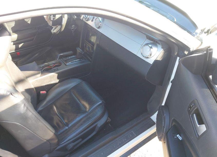 Photo 5 of 2009 Ford Mustang V6/V6 PREMIUM (VIN 1ZVHT80N995141764)