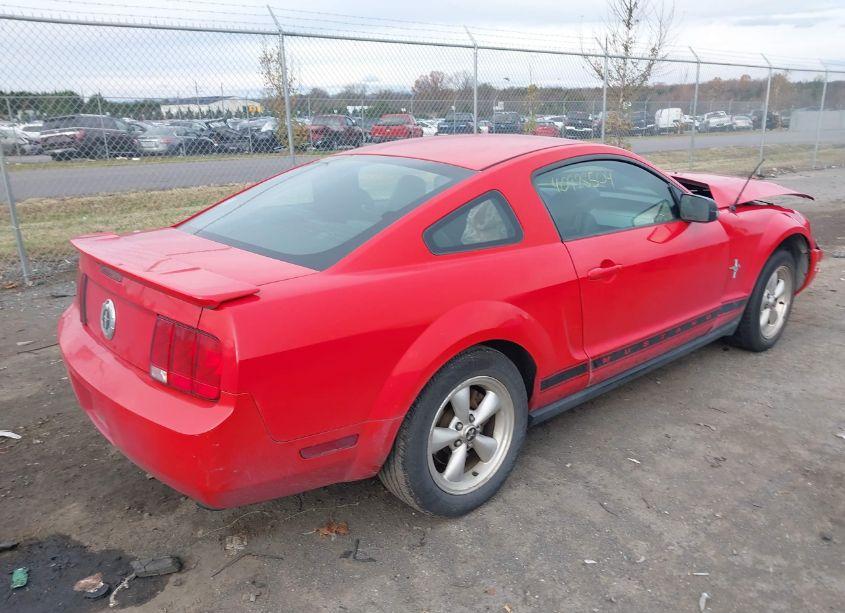Photo 4 of 2008 Ford Mustang V6 DELUXE/V6 PREMIUM (VIN 1ZVHT80NX85106228)