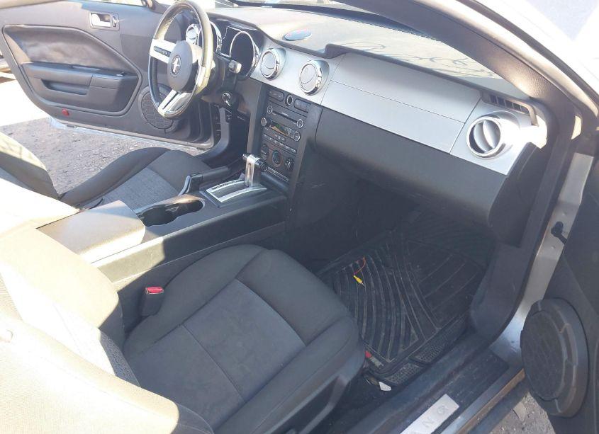 Photo 5 of 2008 Ford Mustang V6 DELUXE/V6 PREMIUM (VIN 1ZVHT80NX85154831)