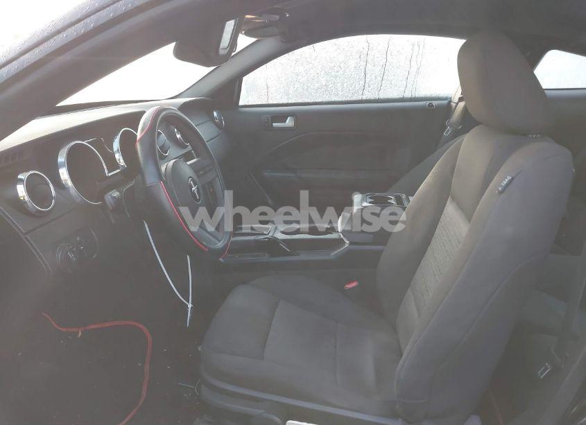 Photo 5 of 2009 Ford Mustang V6/V6 PREMIUM (VIN 1ZVHT80NX95106831)