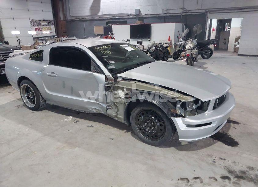 2005 Ford Mustang GT DELUXE/GT PREMIUM (VIN 1ZVHT82H055108511) main photo