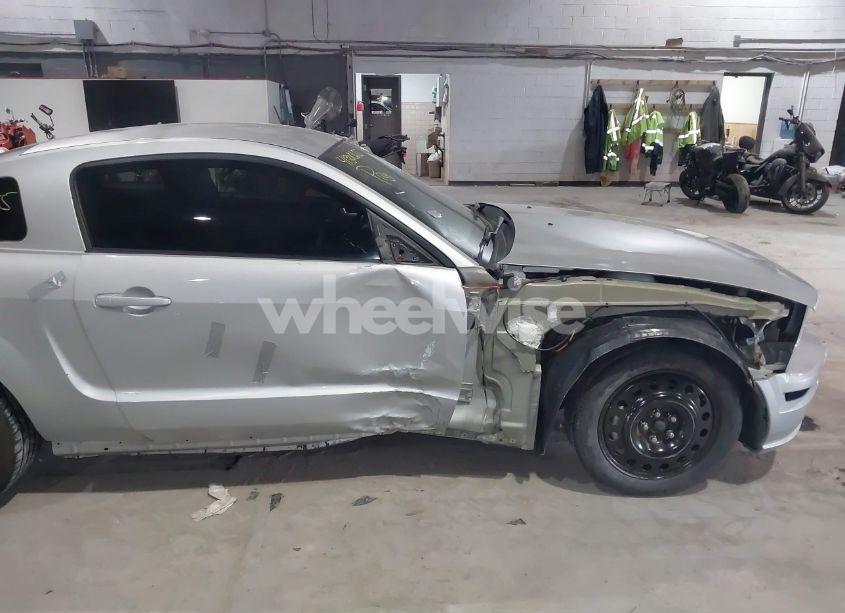 Photo 13 of 2005 Ford Mustang GT DELUXE/GT PREMIUM (VIN 1ZVHT82H055108511)