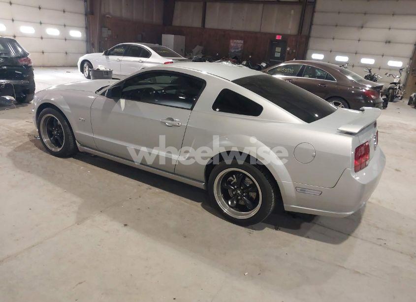 Photo 3 of 2005 Ford Mustang GT DELUXE/GT PREMIUM (VIN 1ZVHT82H055108511)