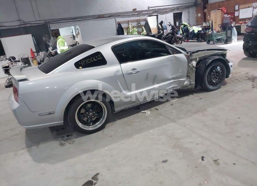 Photo 4 of 2005 Ford Mustang GT DELUXE/GT PREMIUM (VIN 1ZVHT82H055108511)