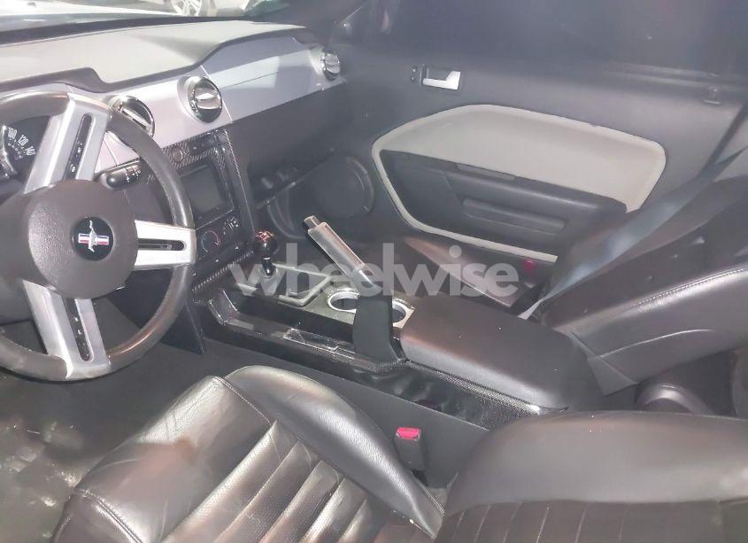 Photo 5 of 2005 Ford Mustang GT DELUXE/GT PREMIUM (VIN 1ZVHT82H055108511)