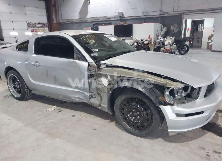 Photo 6 of 2005 Ford Mustang GT DELUXE/GT PREMIUM (VIN 1ZVHT82H055108511)