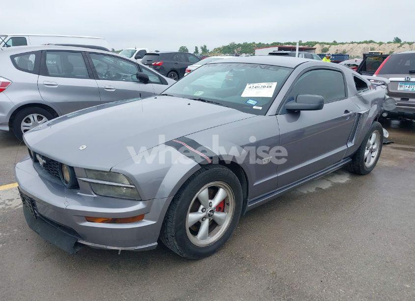 Photo 2 of 2006 Ford Mustang GT (VIN 1ZVHT82H065132924)