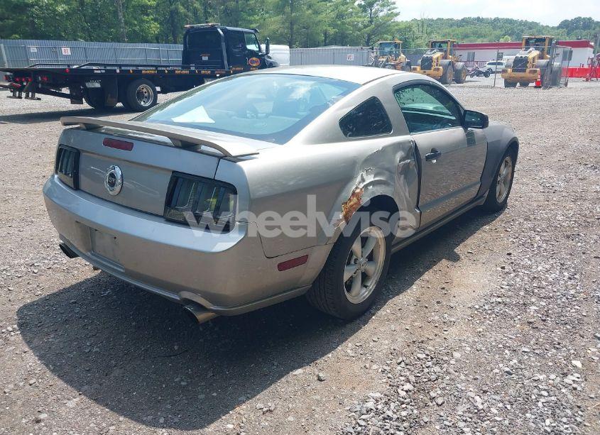 Photo 4 of 2009 Ford Mustang GT/GT PREMIUM (VIN 1ZVHT82H095133740)