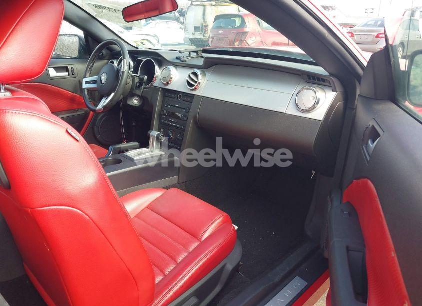 Photo 5 of 2005 Ford Mustang GT DELUXE/GT PREMIUM (VIN 1ZVHT82H155196310)