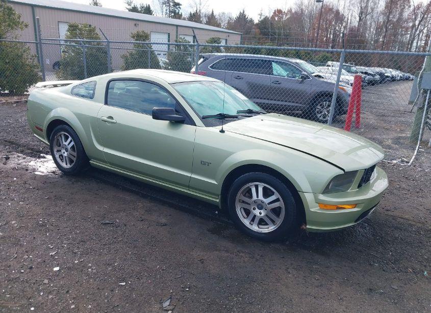 2005 Ford Mustang GT DELUXE/GT PREMIUM (VIN 1ZVHT82H155236790) main photo