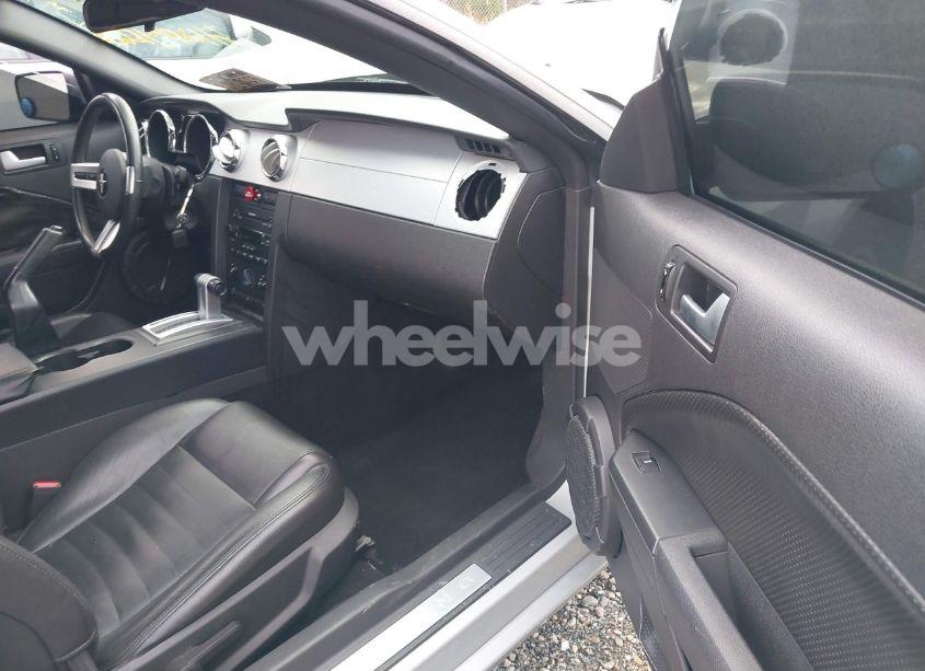 Photo 5 of 2006 Ford Mustang GT (VIN 1ZVHT82H165113704)