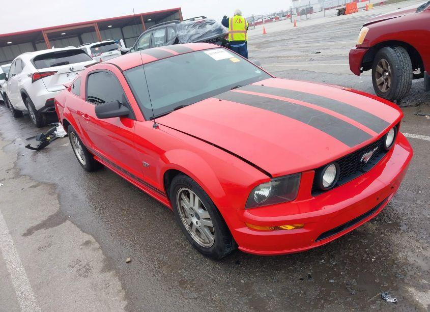 2005 Ford Mustang GT DELUXE/GT PREMIUM (VIN 1ZVHT82H255236118) main photo