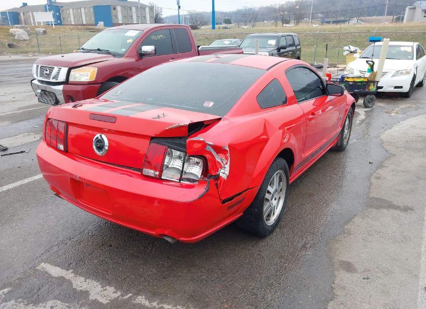 Photo 4 of 2005 Ford Mustang GT DELUXE/GT PREMIUM (VIN 1ZVHT82H255236118)