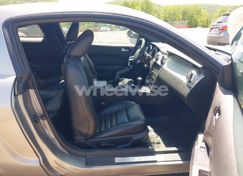 Photo 5 of 2009 Ford Mustang GT/GT PREMIUM (VIN 1ZVHT82H295123520)