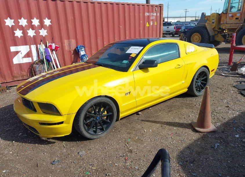 Photo 2 of 2006 Ford Mustang GT (VIN 1ZVHT82H365197864)