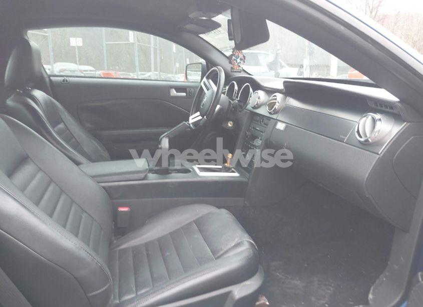 Photo 5 of 2007 Ford Mustang GT DELUXE/GT PREMIUM (VIN 1ZVHT82H575197639)