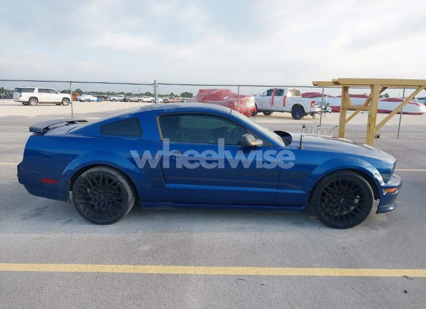 Photo 13 of 2007 Ford Mustang GT DELUXE/GT PREMIUM (VIN 1ZVHT82H575243065)
