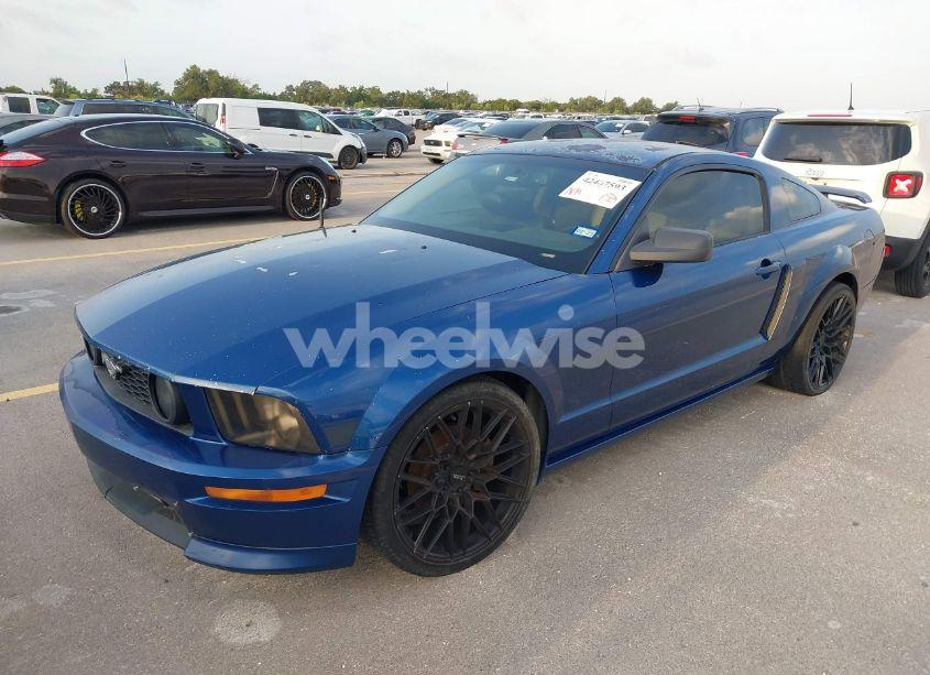 Photo 2 of 2007 Ford Mustang GT DELUXE/GT PREMIUM (VIN 1ZVHT82H575243065)