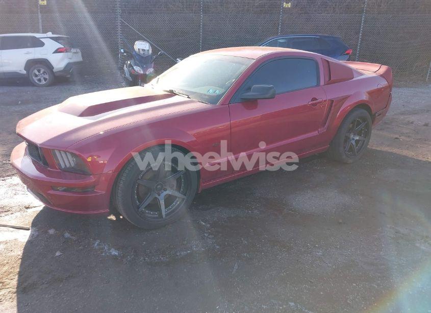 Photo 2 of 2005 Ford Mustang GT DELUXE/GT PREMIUM (VIN 1ZVHT82H655103815)