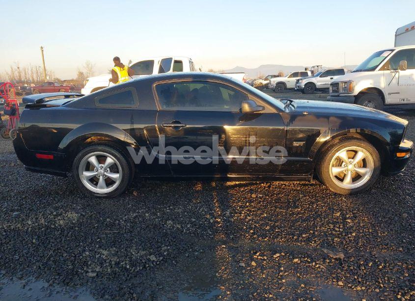 Photo 13 of 2005 Ford Mustang GT DELUXE/GT PREMIUM (VIN 1ZVHT82H655196268)