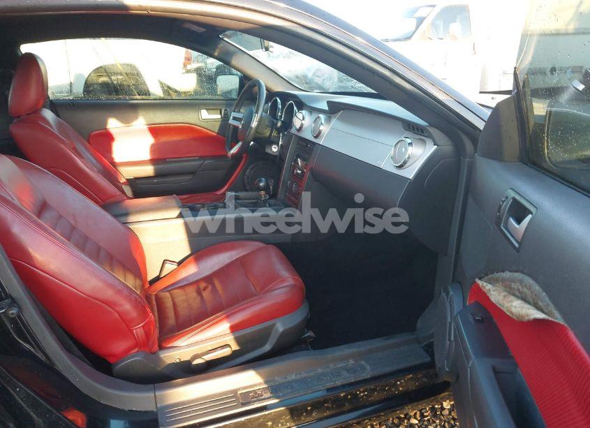 Photo 5 of 2005 Ford Mustang GT DELUXE/GT PREMIUM (VIN 1ZVHT82H655196268)