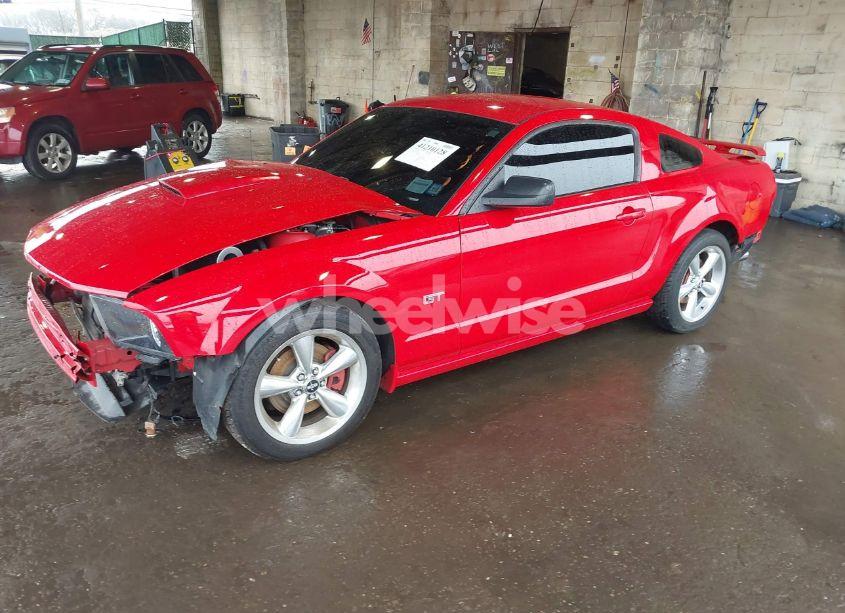 Photo 2 of 2007 Ford Mustang GT DELUXE/GT PREMIUM (VIN 1ZVHT82H675253801)