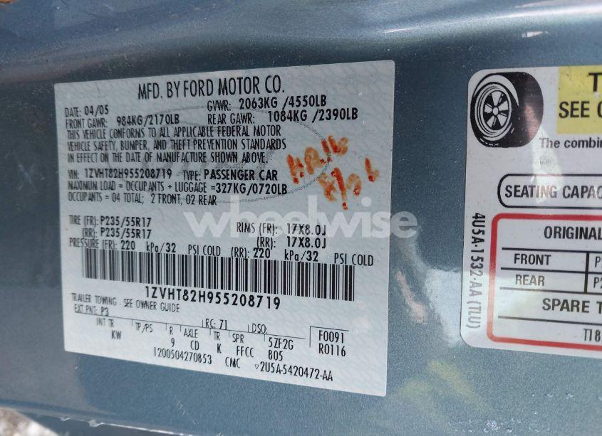 Photo 9 of 2005 Ford Mustang GT DELUXE/GT PREMIUM (VIN 1ZVHT82H955208719)