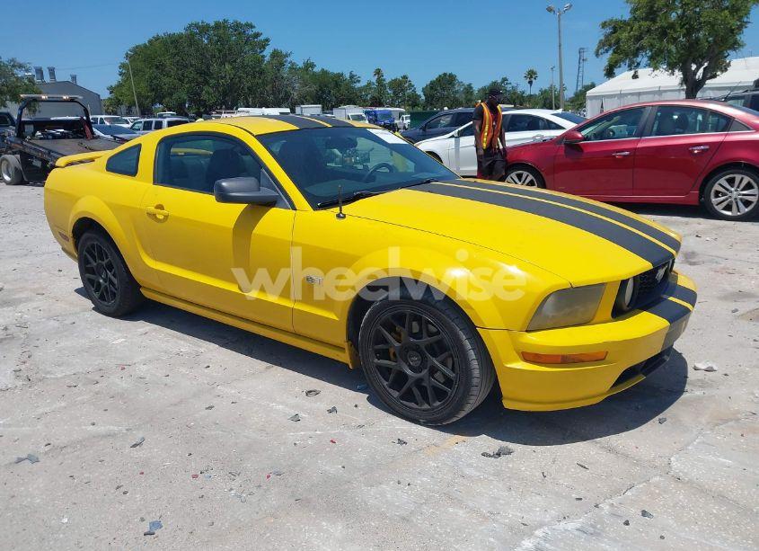 2005 Ford Mustang GT DELUXE/GT PREMIUM (VIN 1ZVHT82HX55243155) main photo
