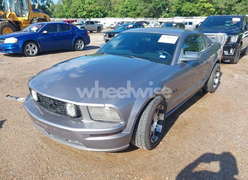 Photo 2 of 2006 Ford Mustang GT (VIN 1ZVHT82HX65120389)